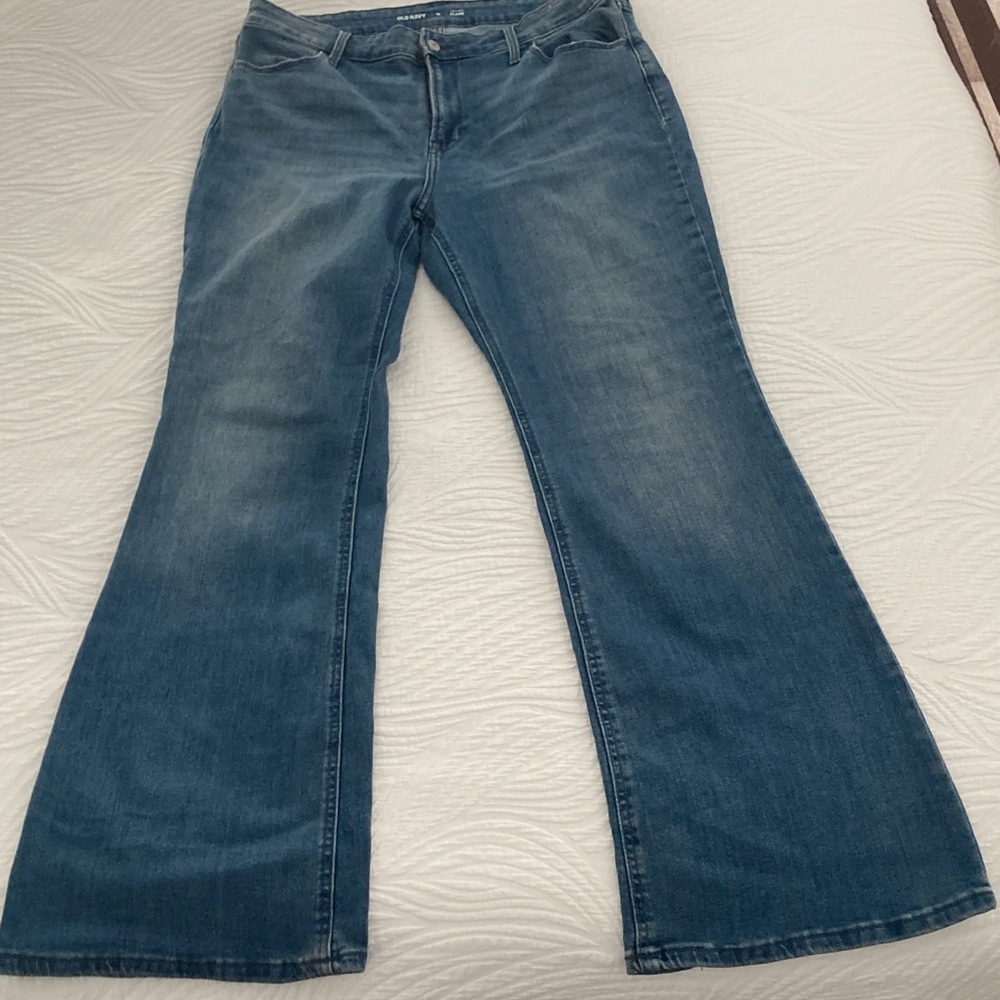Old Navy Women's Flare Jeans in Blue.  Sz 14 Never worn.